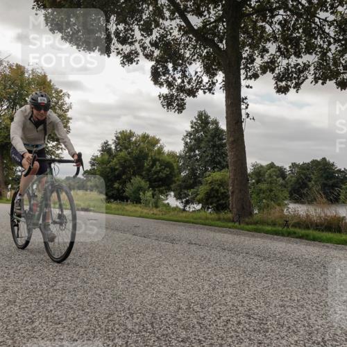 30.08.2026 - Elbe Triathlon Hamburg Michael Burmester http://msf.ph/oto/10054522 30.08.2026 11:06:14 Radfahren 896, 1442 meine-sportfotos.de