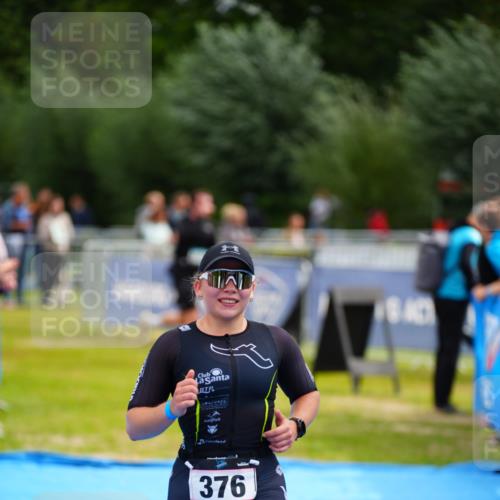 30.08.2026 - Elbe Triathlon Hamburg LAZAROV Photography http://msf.ph/oto/10054652 30.08.2026 10:57:31 Ziel 376 meine-sportfotos.de