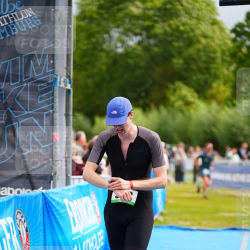 30.08.2026 - Elbe Triathlon Hamburg LAZAROV Photography http://msf.ph/oto/10054742 30.08.2026 10:58:46 Ziel 588 meine-sportfotos.de