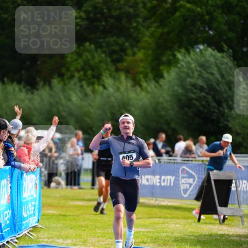 30.08.2026 - Elbe Triathlon Hamburg LAZAROV Photography http://msf.ph/oto/10054744 30.08.2026 10:59:14 Ziel 405, 418, 542 meine-sportfotos.de