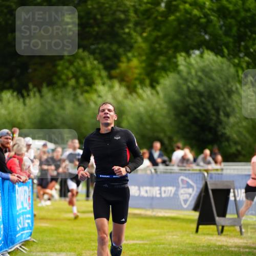 30.08.2026 - Elbe Triathlon Hamburg LAZAROV Photography http://msf.ph/oto/10054776 30.08.2026 10:59:18 Ziel 331, 405, 418, 542 meine-sportfotos.de