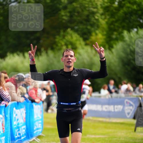 30.08.2026 - Elbe Triathlon Hamburg LAZAROV Photography http://msf.ph/oto/10054786 30.08.2026 10:59:19 Ziel 331, 405, 418, 542 meine-sportfotos.de