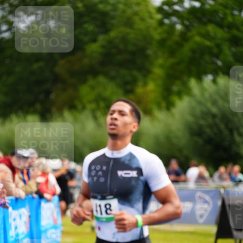 30.08.2026 - Elbe Triathlon Hamburg LAZAROV Photography http://msf.ph/oto/10054812 30.08.2026 10:59:23 Ziel 331, 418, 467 meine-sportfotos.de