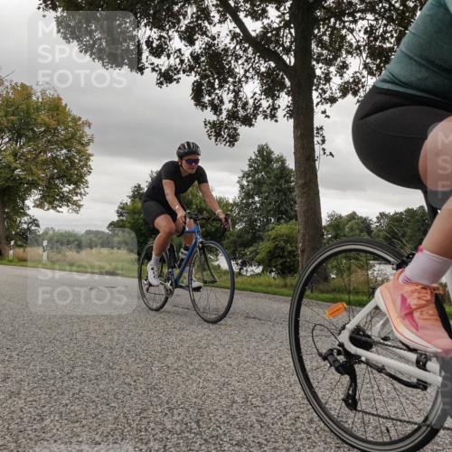 30.08.2026 - Elbe Triathlon Hamburg Michael Burmester http://msf.ph/oto/10054829 30.08.2026 11:14:39 Radfahren 1433, 1497, 1538, 1544, 1560 meine-sportfotos.de