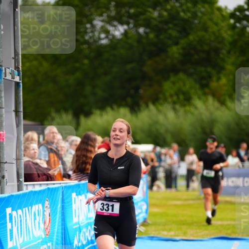30.08.2026 - Elbe Triathlon Hamburg LAZAROV Photography http://msf.ph/oto/10054832 30.08.2026 10:59:27 Ziel 331, 467, 484 meine-sportfotos.de