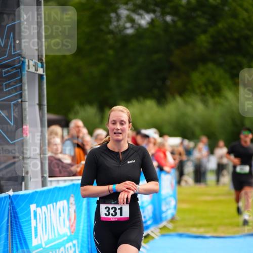 30.08.2026 - Elbe Triathlon Hamburg LAZAROV Photography http://msf.ph/oto/10054837 30.08.2026 10:59:27 Ziel 331, 467, 484 meine-sportfotos.de