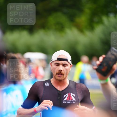30.08.2026 - Elbe Triathlon Hamburg LAZAROV Photography http://msf.ph/oto/10054898 30.08.2026 10:59:38 Ziel 462, 484 meine-sportfotos.de