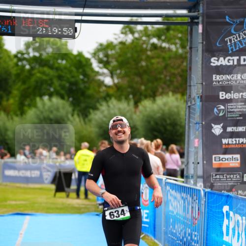 30.08.2026 - Elbe Triathlon Hamburg LAZAROV Photography http://msf.ph/oto/10054935 30.08.2026 10:59:53 Ziel 394, 634 meine-sportfotos.de
