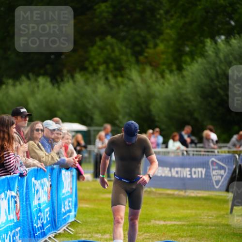 30.08.2026 - Elbe Triathlon Hamburg LAZAROV Photography http://msf.ph/oto/10054943 30.08.2026 11:00:03 Ziel 499 meine-sportfotos.de