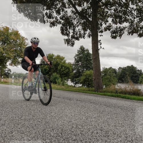 30.08.2026 - Elbe Triathlon Hamburg Michael Burmester http://msf.ph/oto/10054959 30.08.2026 11:19:07 Radfahren 1532 meine-sportfotos.de