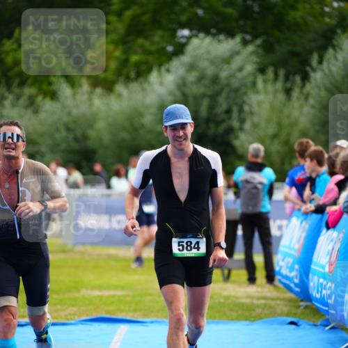 30.08.2026 - Elbe Triathlon Hamburg LAZAROV Photography http://msf.ph/oto/10055052 30.08.2026 11:00:43 Ziel 248, 584, 621 meine-sportfotos.de
