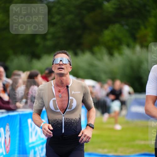 30.08.2026 - Elbe Triathlon Hamburg LAZAROV Photography http://msf.ph/oto/10055066 30.08.2026 11:00:45 Ziel 248, 584 meine-sportfotos.de