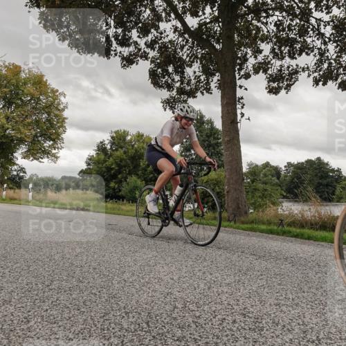 30.08.2026 - Elbe Triathlon Hamburg Michael Burmester http://msf.ph/oto/10055068 30.08.2026 11:22:39 Radfahren 1095, 1401, 1483 meine-sportfotos.de