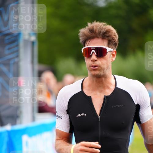 30.08.2026 - Elbe Triathlon Hamburg LAZAROV Photography http://msf.ph/oto/10055096 30.08.2026 11:00:59 Ziel 264, 498, 676, 987 meine-sportfotos.de