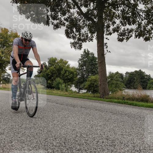 30.08.2026 - Elbe Triathlon Hamburg Michael Burmester http://msf.ph/oto/10055101 30.08.2026 11:24:06 Radfahren 1358, 1388 meine-sportfotos.de