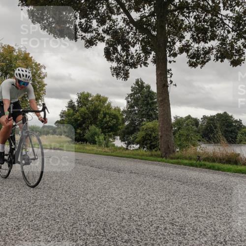 30.08.2026 - Elbe Triathlon Hamburg Michael Burmester http://msf.ph/oto/10055109 30.08.2026 11:24:42 Radfahren 1419, 1719 meine-sportfotos.de