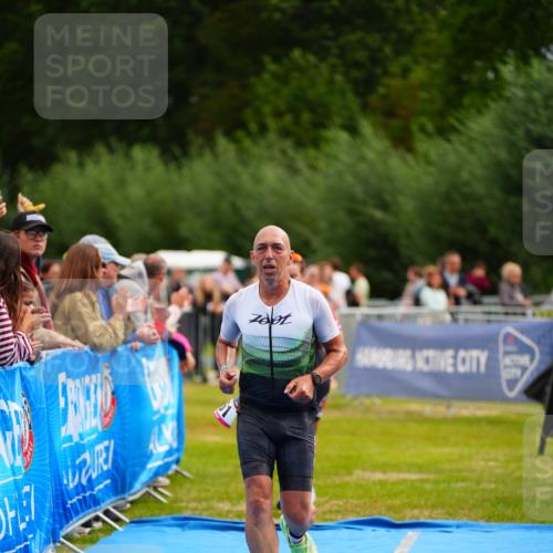 30.08.2026 - Elbe Triathlon Hamburg LAZAROV Photography http://msf.ph/oto/10055131 30.08.2026 11:01:13 Ziel 261, 391 meine-sportfotos.de