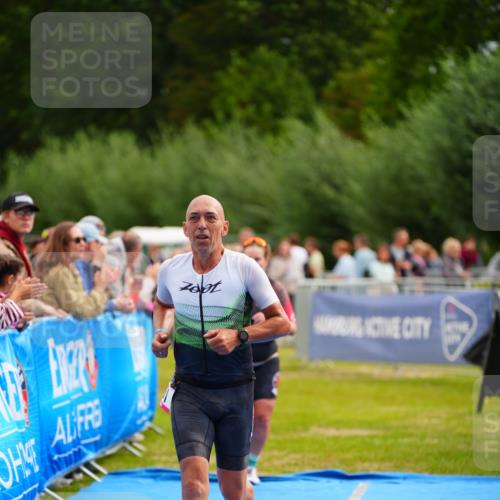 30.08.2026 - Elbe Triathlon Hamburg LAZAROV Photography http://msf.ph/oto/10055139 30.08.2026 11:01:14 Ziel 261, 391 meine-sportfotos.de