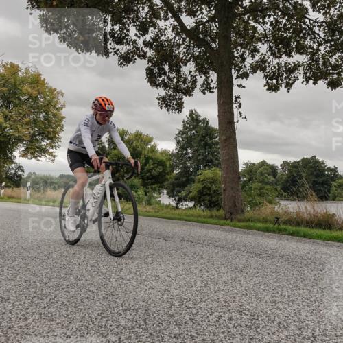 30.08.2026 - Elbe Triathlon Hamburg Michael Burmester http://msf.ph/oto/10055145 30.08.2026 11:25:52 Radfahren 1355, 1396, 1601, 1602, 1675 meine-sportfotos.de