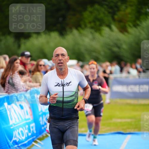 30.08.2026 - Elbe Triathlon Hamburg LAZAROV Photography http://msf.ph/oto/10055150 30.08.2026 11:01:15 Ziel 261, 391 meine-sportfotos.de