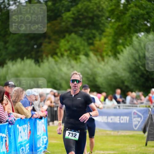 30.08.2026 - Elbe Triathlon Hamburg LAZAROV Photography http://msf.ph/oto/10055232 30.08.2026 11:02:19 Ziel 501, 732 meine-sportfotos.de