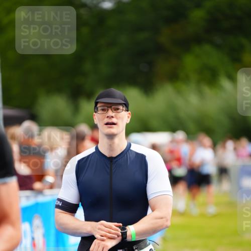 30.08.2026 - Elbe Triathlon Hamburg LAZAROV Photography http://msf.ph/oto/10055262 30.08.2026 11:02:23 Ziel 501, 529, 597, 732 meine-sportfotos.de
