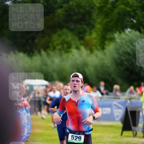 30.08.2026 - Elbe Triathlon Hamburg LAZAROV Photography http://msf.ph/oto/10055265 30.08.2026 11:02:29 Ziel 434, 529, 597, 637, 739 meine-sportfotos.de