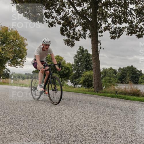 30.08.2026 - Elbe Triathlon Hamburg Michael Burmester http://msf.ph/oto/10055285 30.08.2026 11:29:18 Radfahren 1382, 1651, 1669 meine-sportfotos.de