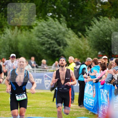 30.08.2026 - Elbe Triathlon Hamburg LAZAROV Photography http://msf.ph/oto/10055311 30.08.2026 11:02:36 Ziel 434, 552, 637, 739, 1116 meine-sportfotos.de