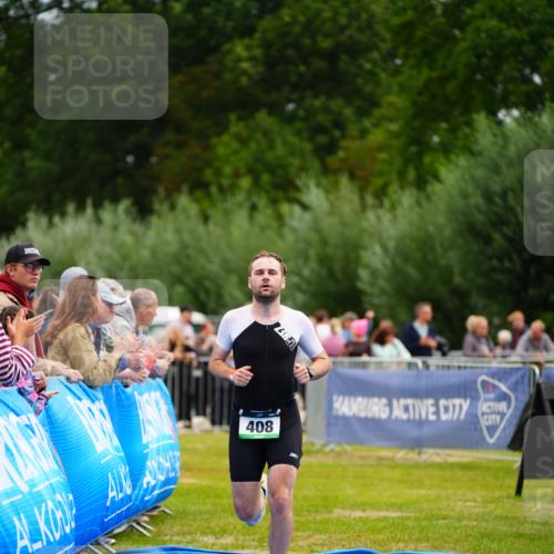 30.08.2026 - Elbe Triathlon Hamburg LAZAROV Photography http://msf.ph/oto/10055366 30.08.2026 11:02:59 Ziel 408 meine-sportfotos.de
