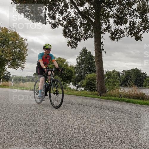 30.08.2026 - Elbe Triathlon Hamburg Michael Burmester http://msf.ph/oto/10055385 30.08.2026 11:32:44 Radfahren 1677 meine-sportfotos.de