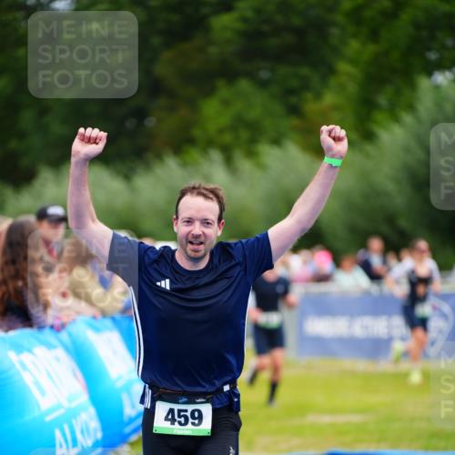 30.08.2026 - Elbe Triathlon Hamburg LAZAROV Photography http://msf.ph/oto/10055401 30.08.2026 11:03:18 Ziel 459, 563 meine-sportfotos.de
