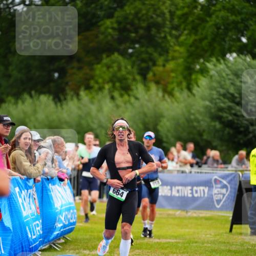 30.08.2026 - Elbe Triathlon Hamburg LAZAROV Photography http://msf.ph/oto/10055498 30.08.2026 11:04:01 Ziel 449, 483, 642, 658, 664, 1897 meine-sportfotos.de