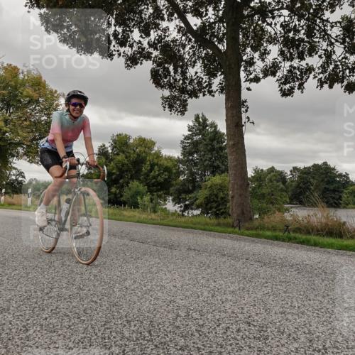 30.08.2026 - Elbe Triathlon Hamburg Michael Burmester http://msf.ph/oto/10055614 30.08.2026 11:43:56 Radfahren 1483 meine-sportfotos.de