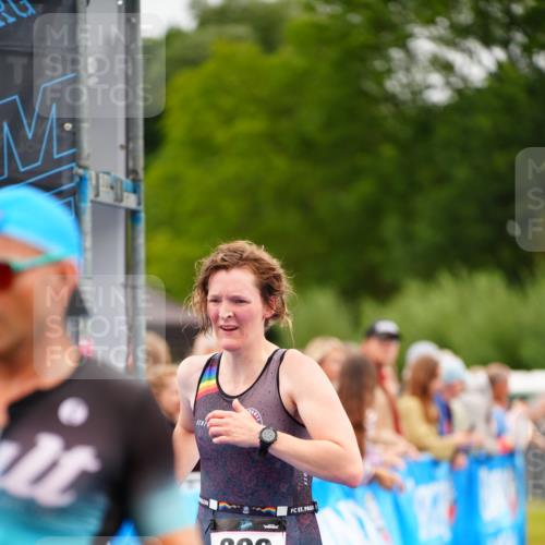 30.08.2026 - Elbe Triathlon Hamburg LAZAROV Photography http://msf.ph/oto/10055636 30.08.2026 11:04:50 Ziel 299, 673 meine-sportfotos.de