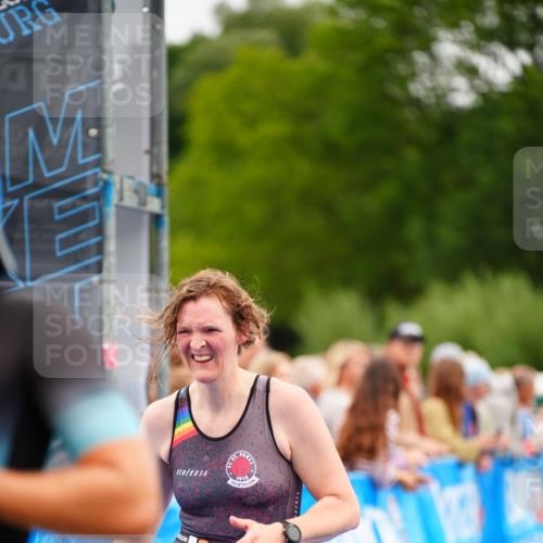 30.08.2026 - Elbe Triathlon Hamburg LAZAROV Photography http://msf.ph/oto/10055639 30.08.2026 11:04:50 Ziel 299, 673 meine-sportfotos.de