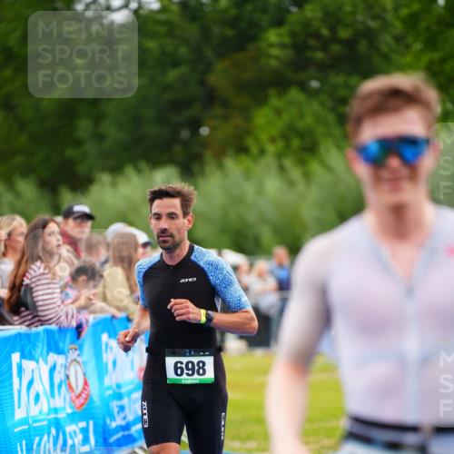 30.08.2026 - Elbe Triathlon Hamburg LAZAROV Photography http://msf.ph/oto/10055720 30.08.2026 11:05:19 Ziel 656, 698, 1008 meine-sportfotos.de