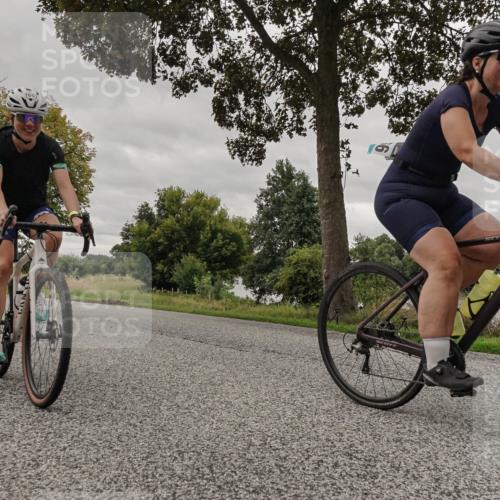 30.08.2026 - Elbe Triathlon Hamburg Michael Burmester http://msf.ph/oto/10055738 30.08.2026 11:54:27 Radfahren 1666, 1667 meine-sportfotos.de
