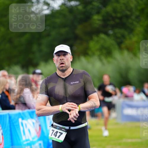 30.08.2026 - Elbe Triathlon Hamburg LAZAROV Photography http://msf.ph/oto/10055770 30.08.2026 11:05:50 Ziel 414, 431, 747 meine-sportfotos.de