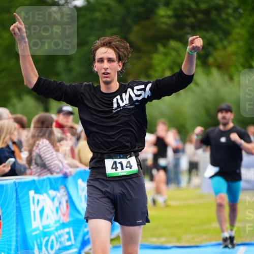 30.08.2026 - Elbe Triathlon Hamburg LAZAROV Photography http://msf.ph/oto/10055784 30.08.2026 11:05:56 Ziel 414, 431, 671, 779 meine-sportfotos.de