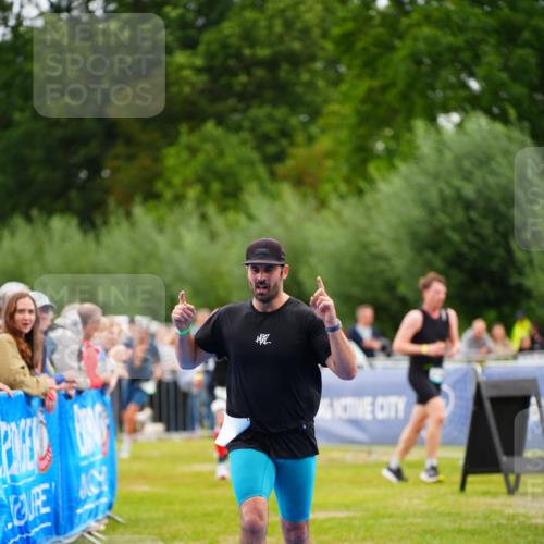 30.08.2026 - Elbe Triathlon Hamburg LAZAROV Photography http://msf.ph/oto/10055794 30.08.2026 11:05:57 Ziel 414, 431, 671, 779 meine-sportfotos.de