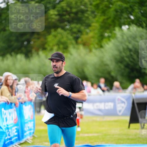 30.08.2026 - Elbe Triathlon Hamburg LAZAROV Photography http://msf.ph/oto/10055805 30.08.2026 11:05:58 Ziel 414, 431, 671, 779 meine-sportfotos.de