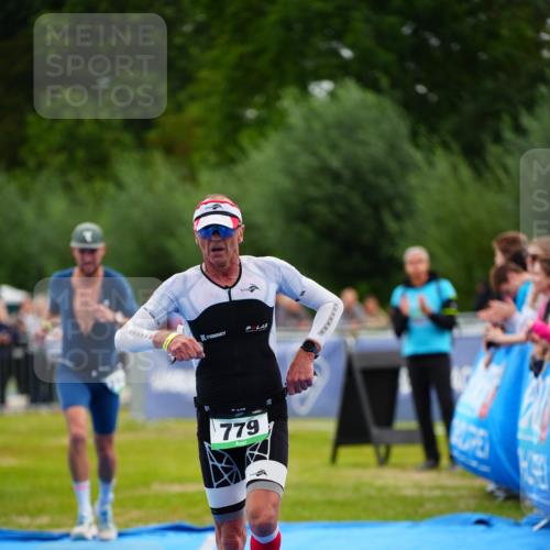 30.08.2026 - Elbe Triathlon Hamburg LAZAROV Photography http://msf.ph/oto/10055833 30.08.2026 11:06:03 Ziel 671, 779 meine-sportfotos.de