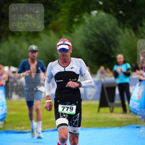 30.08.2026 - Elbe Triathlon Hamburg LAZAROV Photography http://msf.ph/oto/10055836 30.08.2026 11:06:03 Ziel 671, 779 meine-sportfotos.de