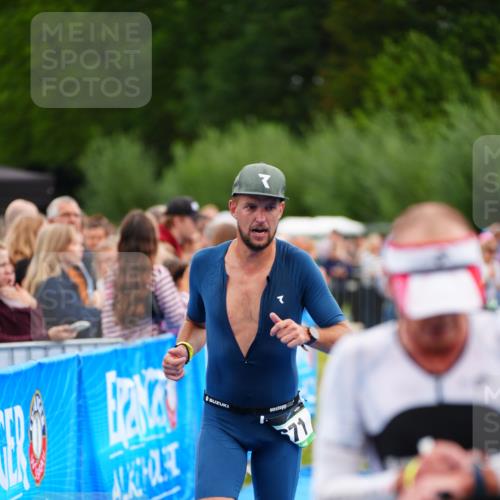 30.08.2026 - Elbe Triathlon Hamburg LAZAROV Photography http://msf.ph/oto/10055841 30.08.2026 11:06:05 Ziel 671, 779 meine-sportfotos.de
