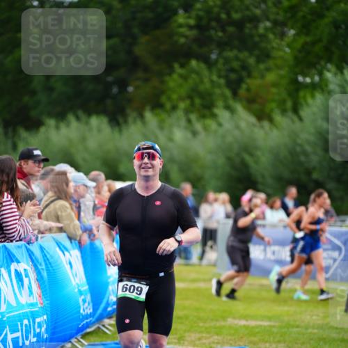 30.08.2026 - Elbe Triathlon Hamburg LAZAROV Photography http://msf.ph/oto/10055867 30.08.2026 11:06:15 Ziel 609 meine-sportfotos.de