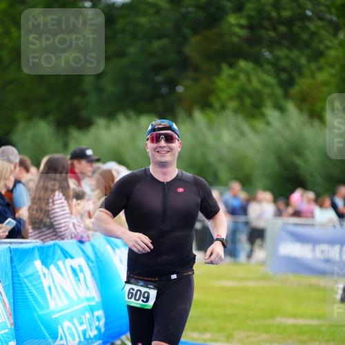 30.08.2026 - Elbe Triathlon Hamburg LAZAROV Photography http://msf.ph/oto/10055874 30.08.2026 11:06:16 Ziel 609 meine-sportfotos.de