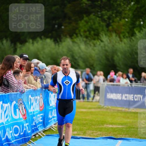 30.08.2026 - Elbe Triathlon Hamburg LAZAROV Photography http://msf.ph/oto/10055977 30.08.2026 11:06:50 Ziel 289 meine-sportfotos.de