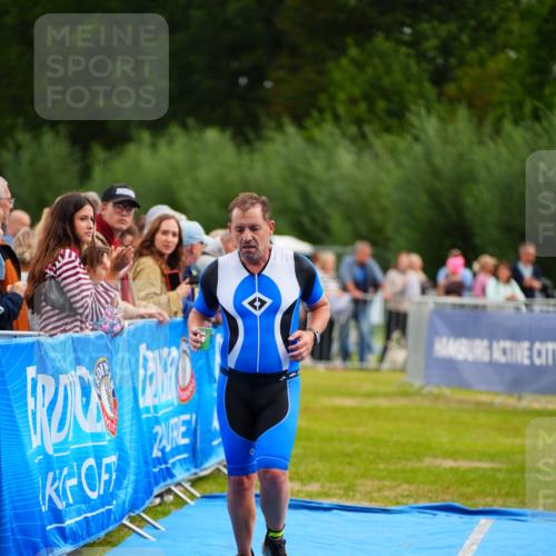 30.08.2026 - Elbe Triathlon Hamburg LAZAROV Photography http://msf.ph/oto/10055979 30.08.2026 11:06:50 Ziel 289 meine-sportfotos.de