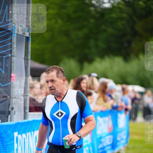 30.08.2026 - Elbe Triathlon Hamburg LAZAROV Photography http://msf.ph/oto/10055990 30.08.2026 11:06:53 Ziel 289 meine-sportfotos.de